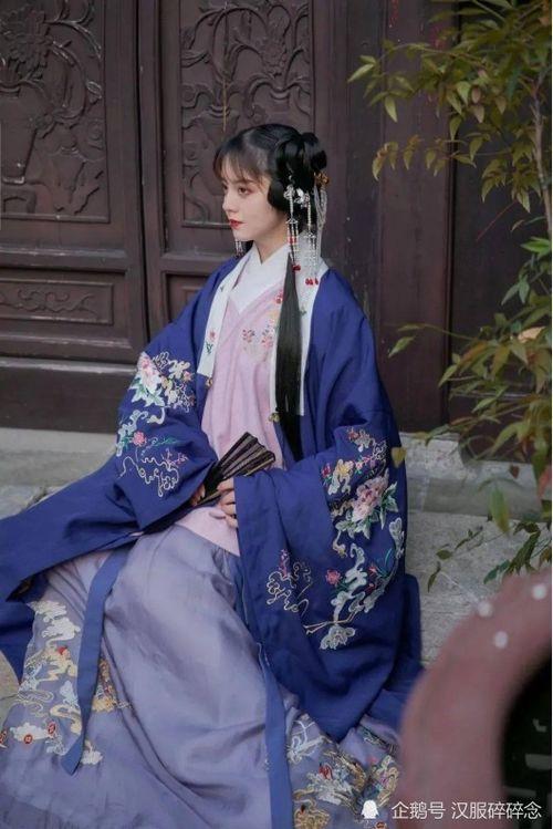 汉服女孩吃瓜事件,传统服饰与现代话题的碰撞