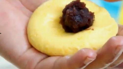 女人梦见吃瓜饼,女人梦吃瓜饼的神秘寓意解析