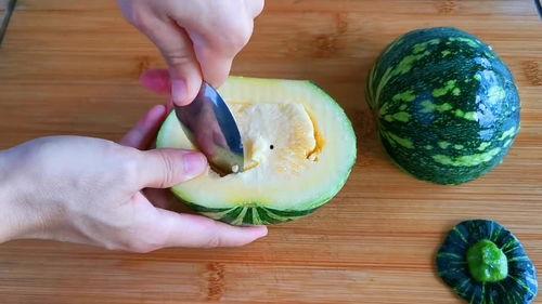 云南吃瓜做法,解锁吃瓜新姿势，尽享夏日清凉