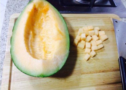 老吴吃哈密瓜,甜蜜滋味，回味无穷