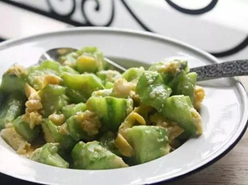 虫妹吃瓜,揭秘娱乐圈那些不为人知的幕后故事  第2张